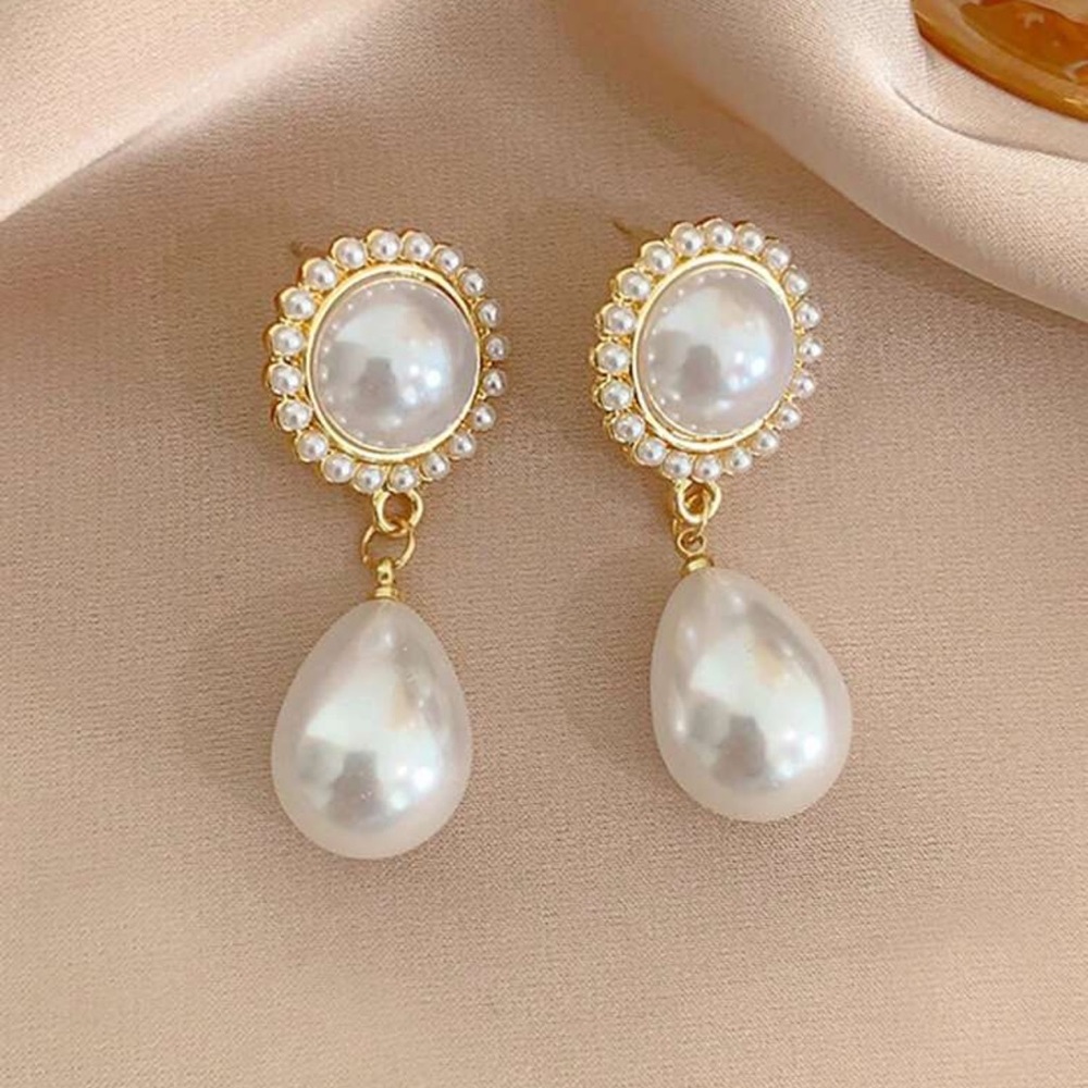 NWT Elegant Pearl Drop Earrings